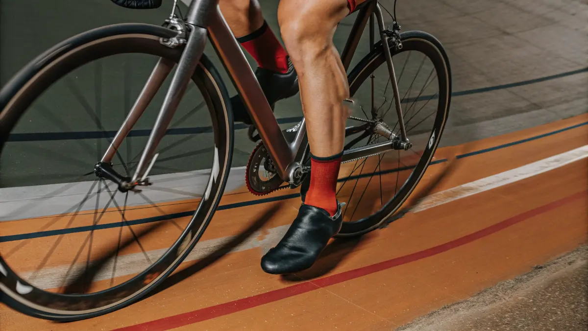 Análisis de técnica de pedaleo y potencia en ciclismo de rendimiento